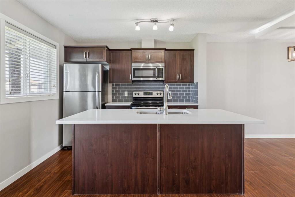 Picture of 409 Copperpond Landing SE, Calgary Real Estate Listing