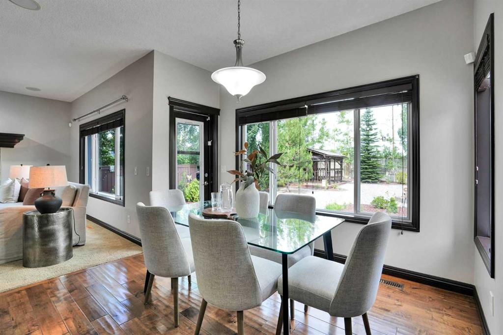 Picture of 212 Everbrook Way SW, Calgary Real Estate Listing