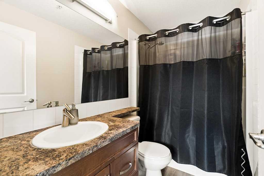 Picture of 342, 26 Val Gardena View SW, Calgary Real Estate Listing