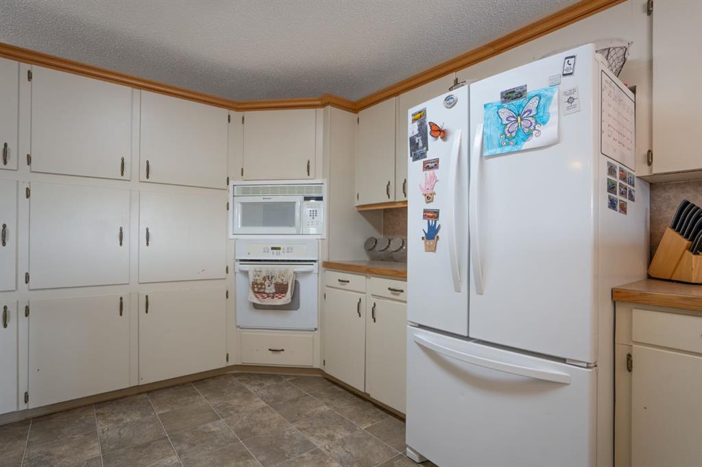 Picture of 22 Robinson Place , Bashaw Real Estate Listing