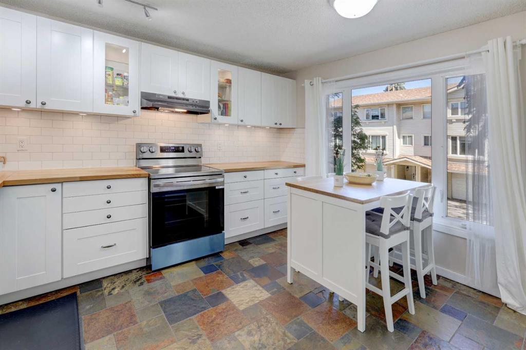 Picture of 738 Queenston Terrace SE, Calgary Real Estate Listing