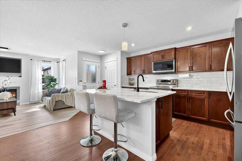 Picture of 333 Bridleridge View SW, Calgary Real Estate Listing
