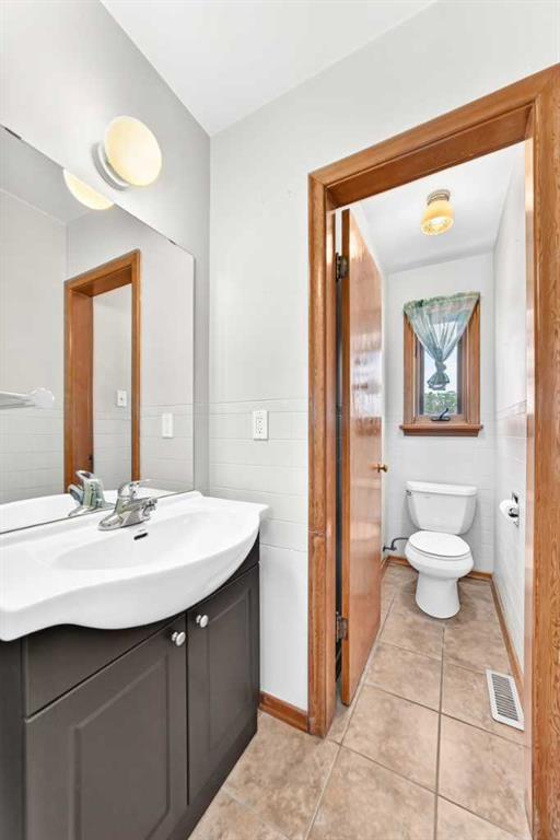 Picture of 5620 Buckthorn Road NW, Calgary Real Estate Listing