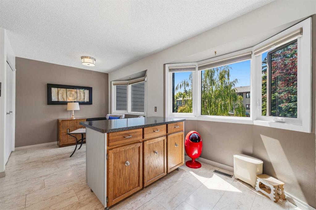 Picture of 104, 23 Glamis Drive SW, Calgary Real Estate Listing