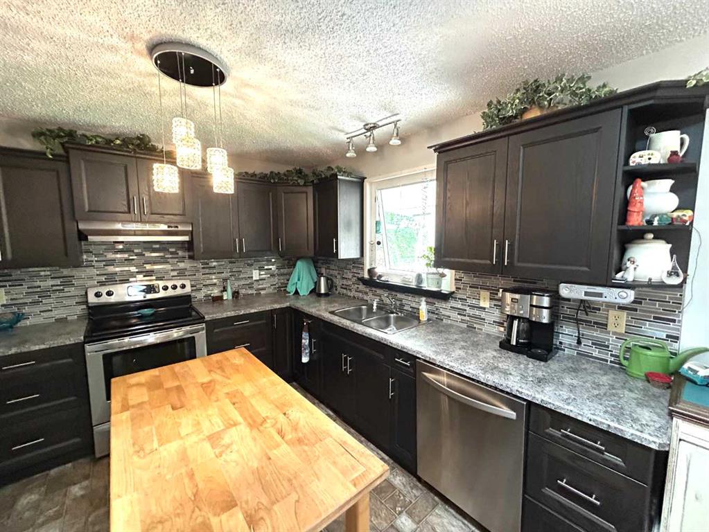 Picture of 53 Carswell Road SE, Medicine Hat Real Estate Listing