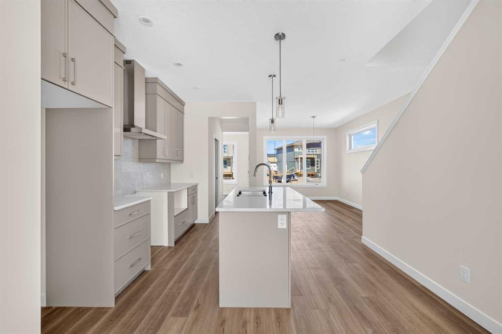 Picture of 138 Starling Boulevard NW, Calgary Real Estate Listing