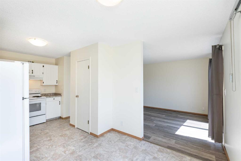 Picture of 4928 59 Street , Innisfail Real Estate Listing