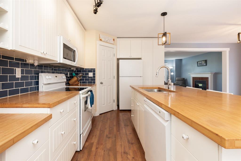 Picture of 86 Riverstone Boulevard W, Lethbridge Real Estate Listing