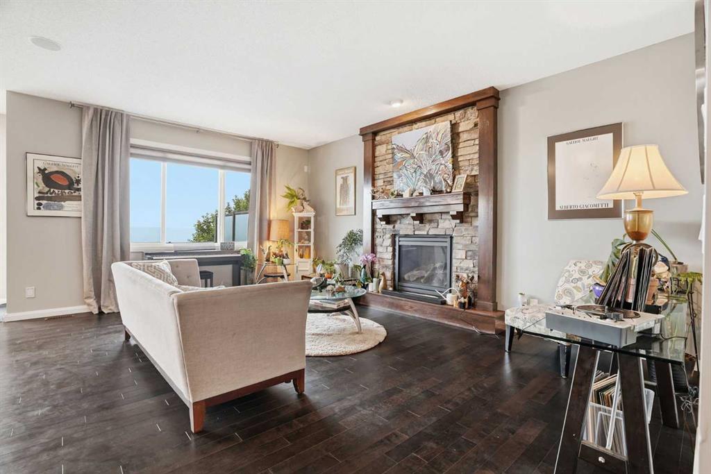 Picture of 113 Sunset View , Cochrane Real Estate Listing