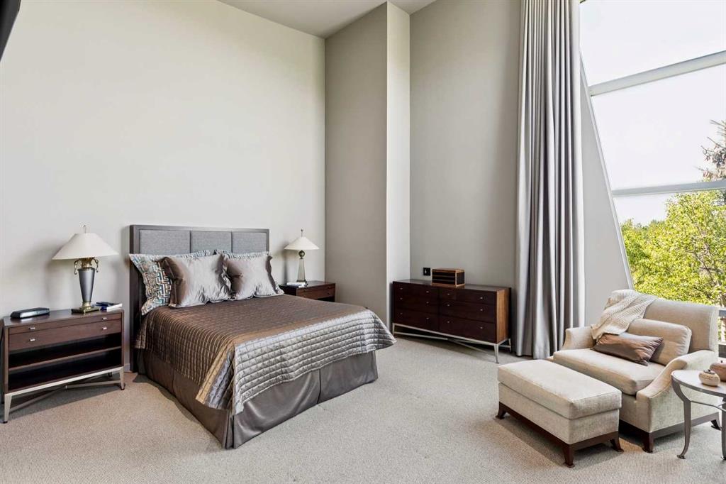 Picture of 25 Posthill Drive SW, Calgary Real Estate Listing