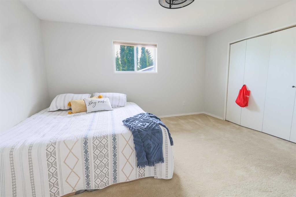 Picture of 5116 51 Avenue , Caroline Real Estate Listing