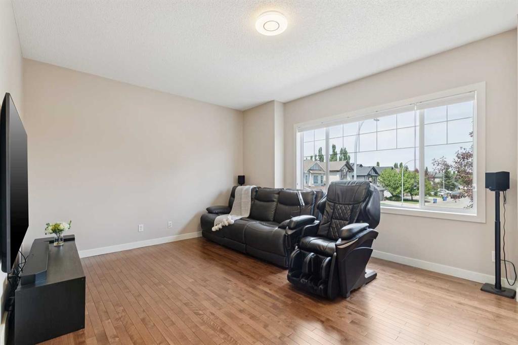 Picture of 36 Cranwell Green SE, Calgary Real Estate Listing