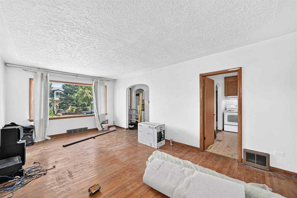 Picture of 1701 32 Street SW, Calgary Real Estate Listing