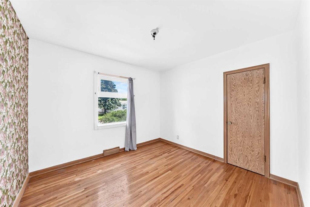 Picture of 1703 32 Street SW, Calgary Real Estate Listing