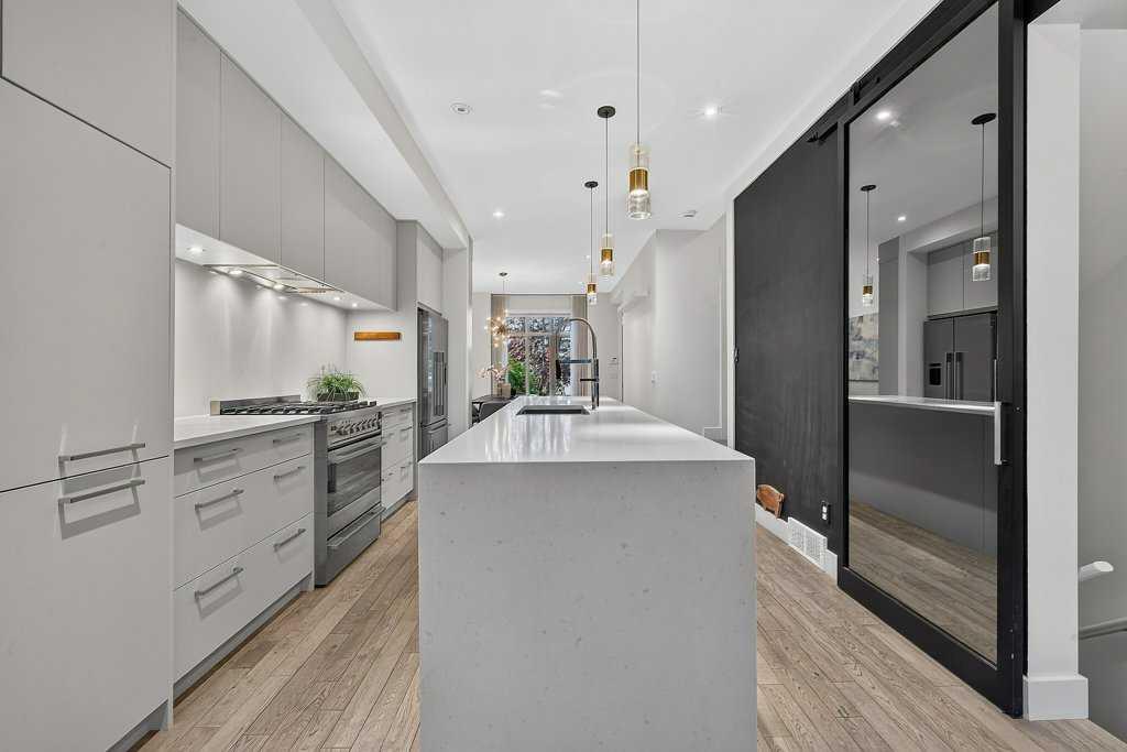 Picture of 20, 6 Scarpe Drive SW, Calgary Real Estate Listing