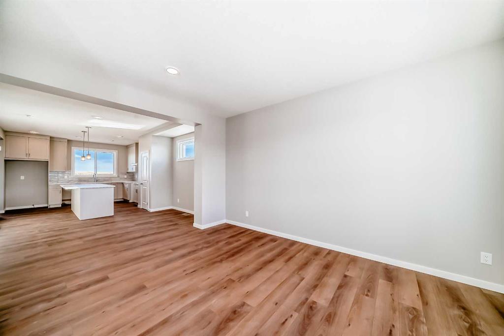 Picture of 7 Blue Heron Parade SE, Calgary Real Estate Listing