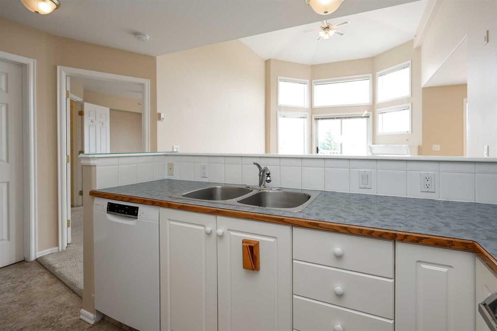 Picture of 409, 6118 53 Avenue , Red Deer Real Estate Listing