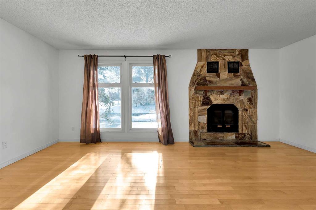 Picture of 295 Edgepark Boulevard NW, Calgary Real Estate Listing