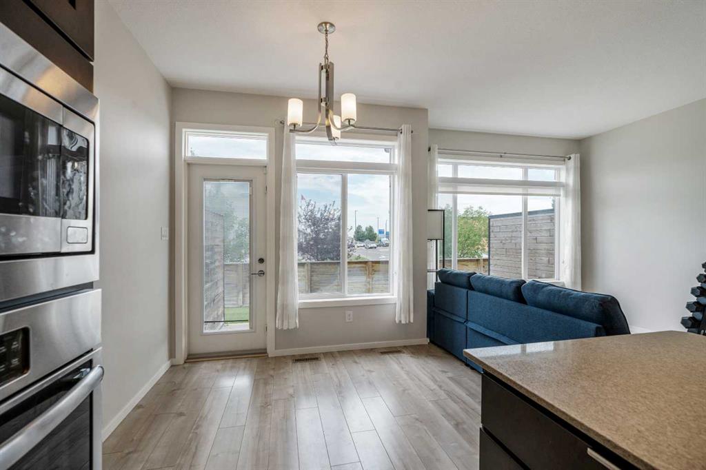 Picture of 4, 414 Highlands Boulevard W, Lethbridge Real Estate Listing