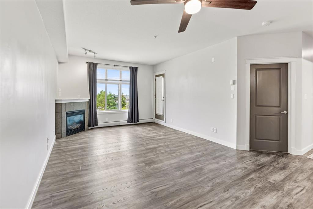 Picture of 324, 100 Lakeway Boulevard , Sylvan Lake Real Estate Listing