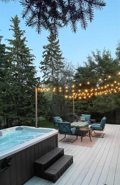 Picture of 520 Oakwood Place SW, Calgary Real Estate Listing
