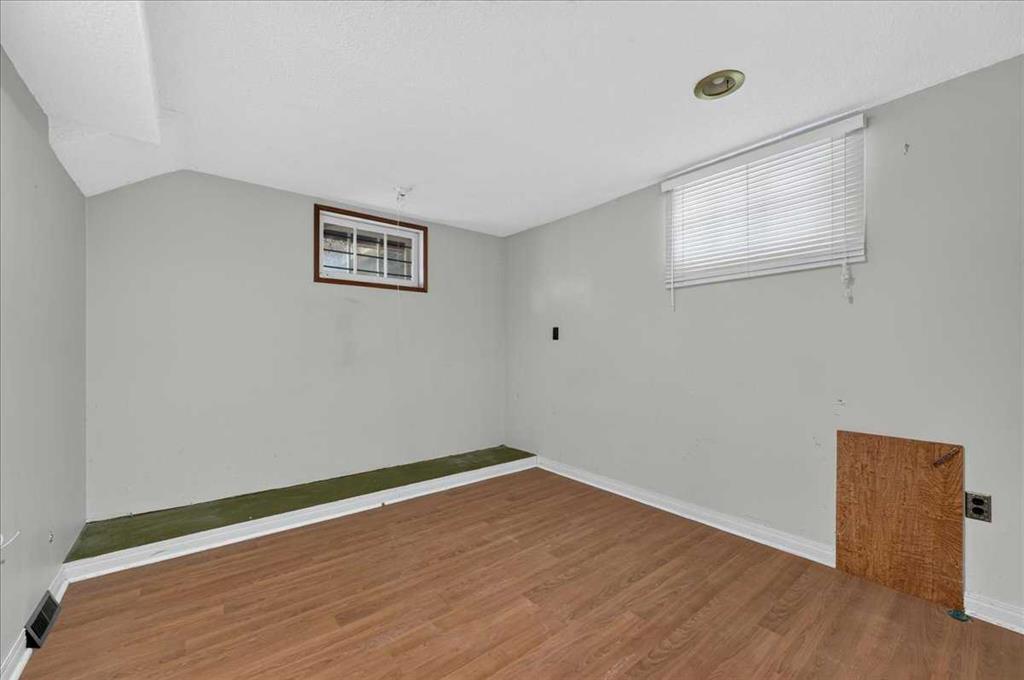 Picture of 1739 19 Avenue NW, Calgary Real Estate Listing
