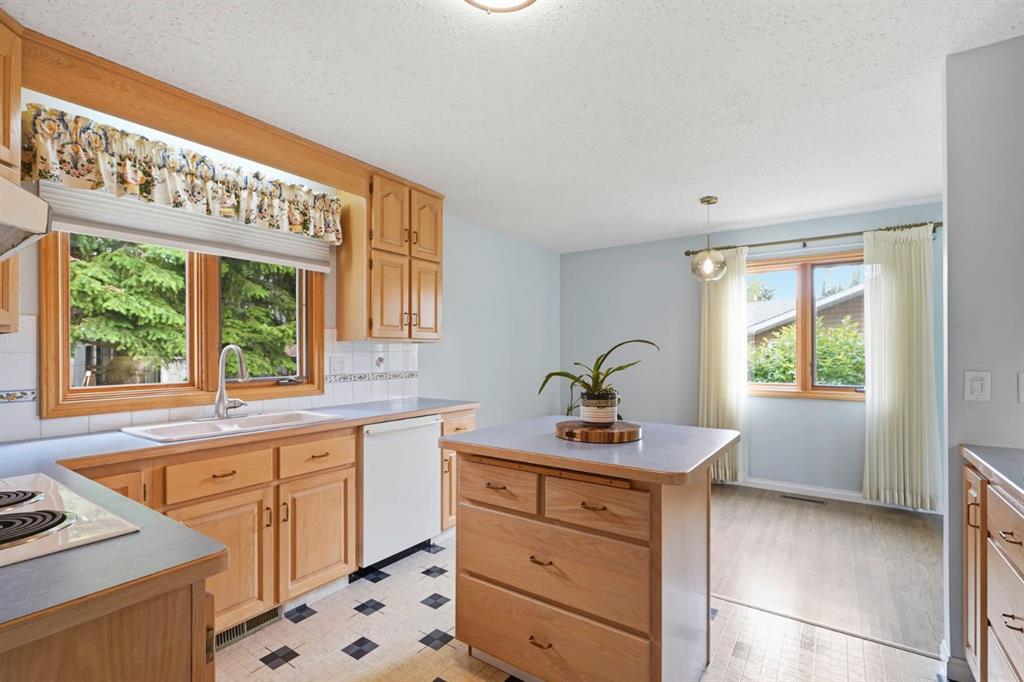 Picture of 9 Stirling Close , Red Deer Real Estate Listing