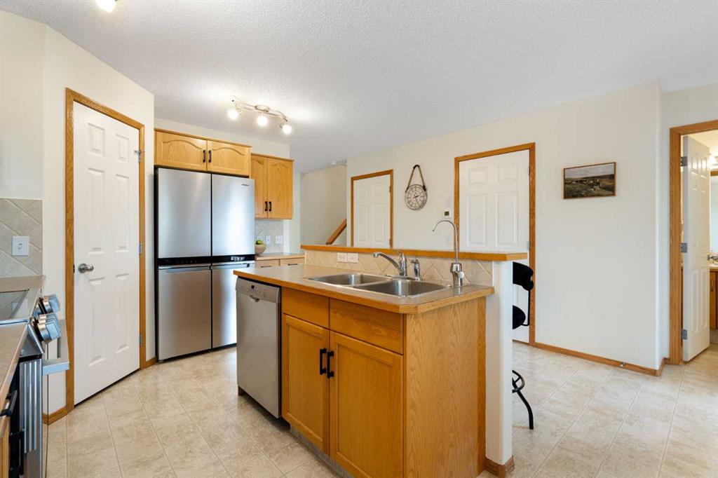 Picture of 18 Moe Avenue NW, Langdon Real Estate Listing