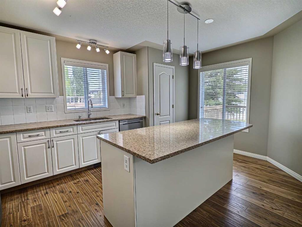 Picture of 185 Tuscarora Close NW, Calgary Real Estate Listing
