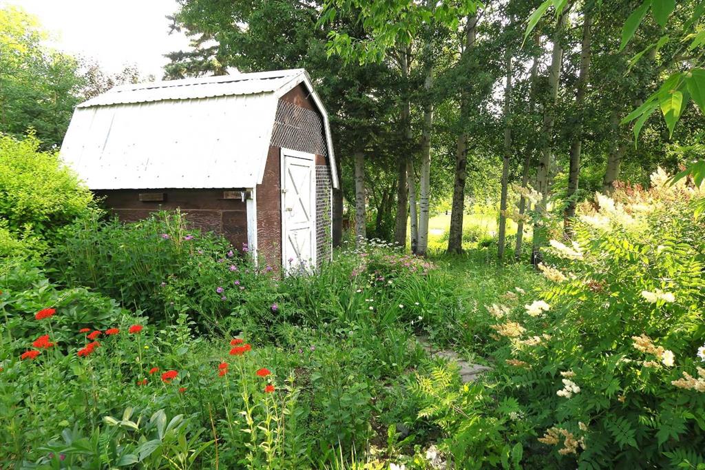 Picture of 207 4 Street NW, Sundre Real Estate Listing