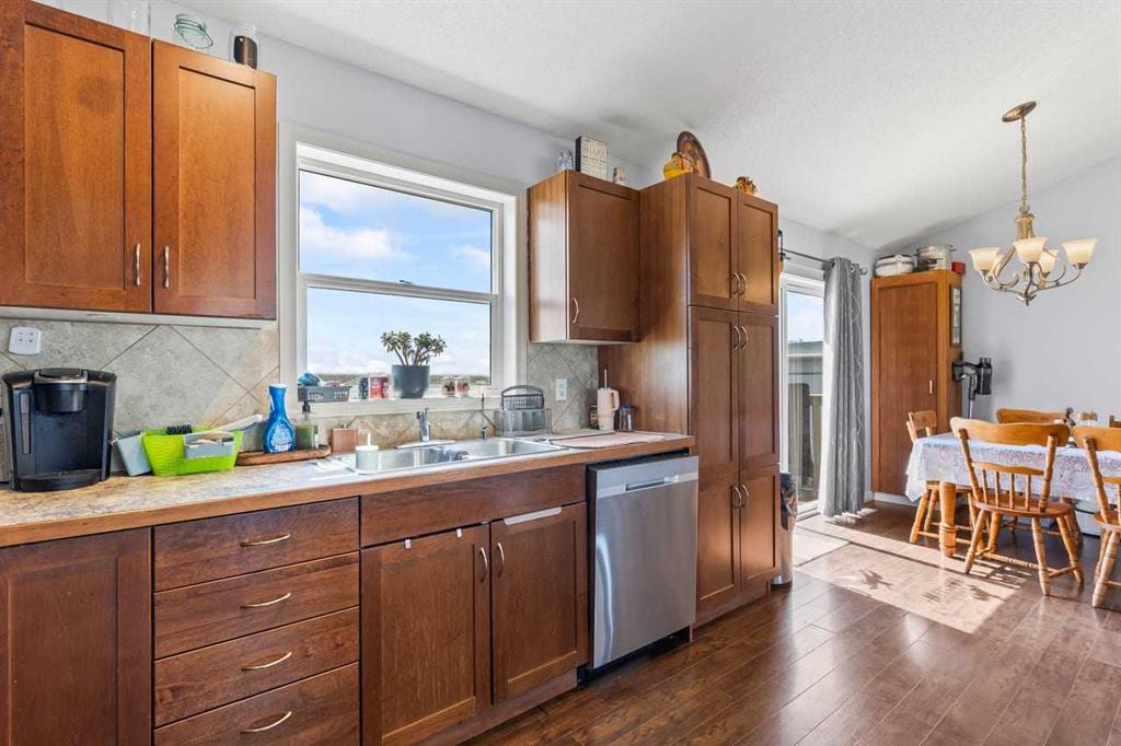 Picture of 181031 RR 255  , Rural Vulcan County Real Estate Listing