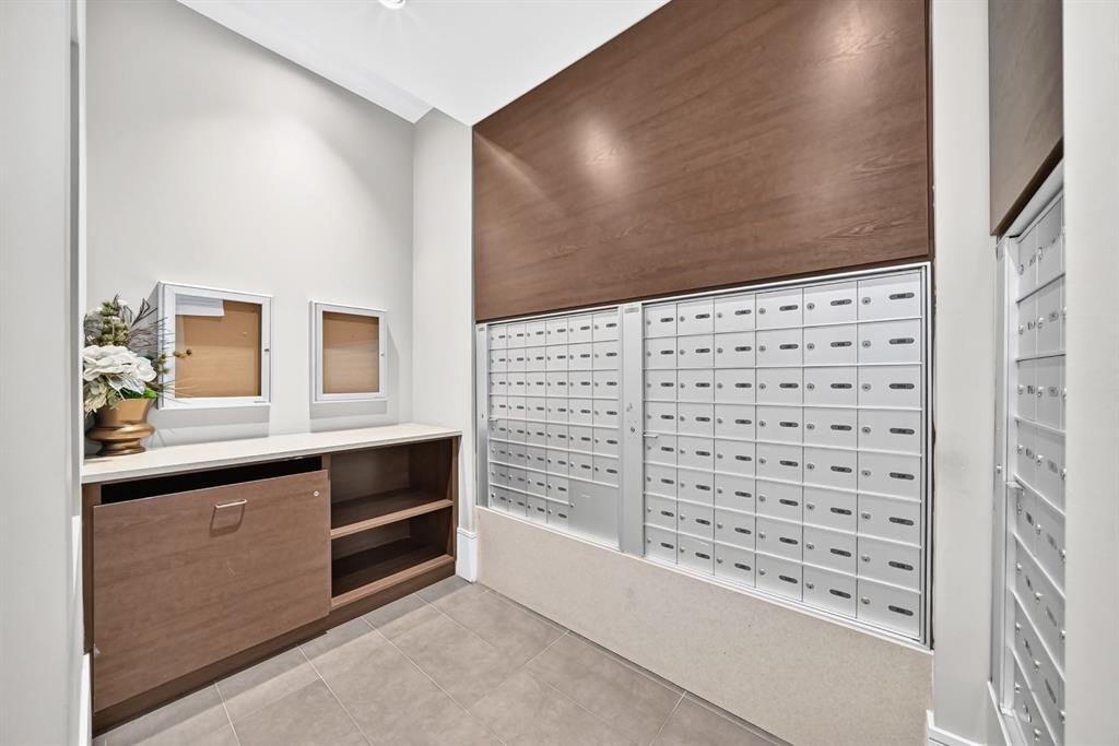 Picture of 458, 222 Riverfront Avenue SW, Calgary Real Estate Listing