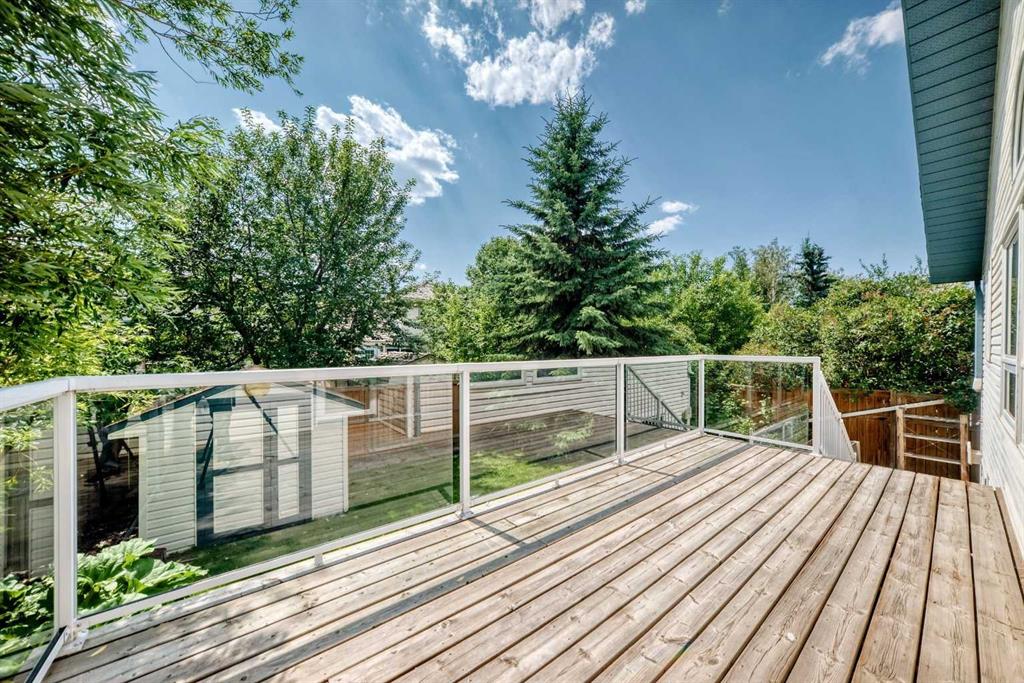 Picture of 3569 Douglas Woods Heights SE, Calgary Real Estate Listing