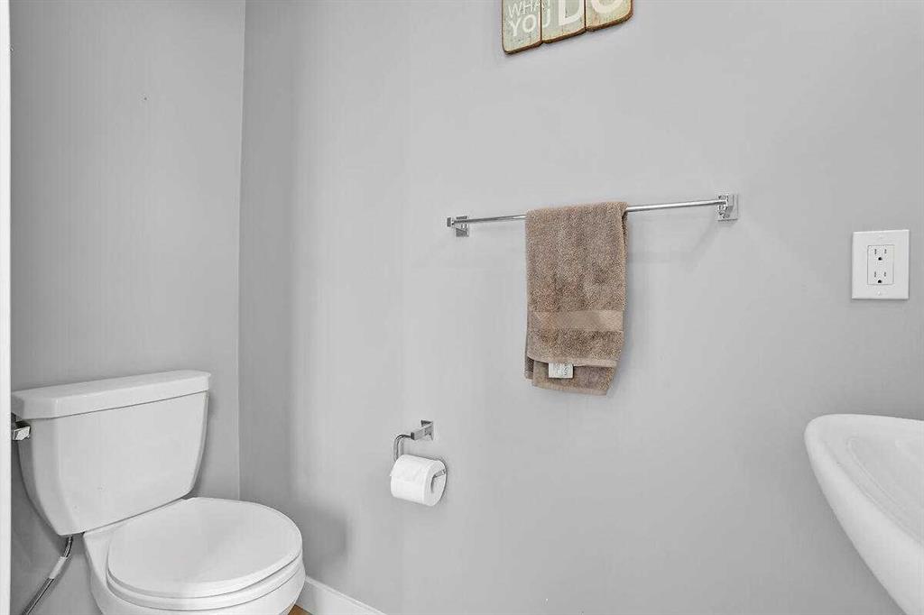 Picture of 1139 Lanark Boulevard SE, Airdrie Real Estate Listing