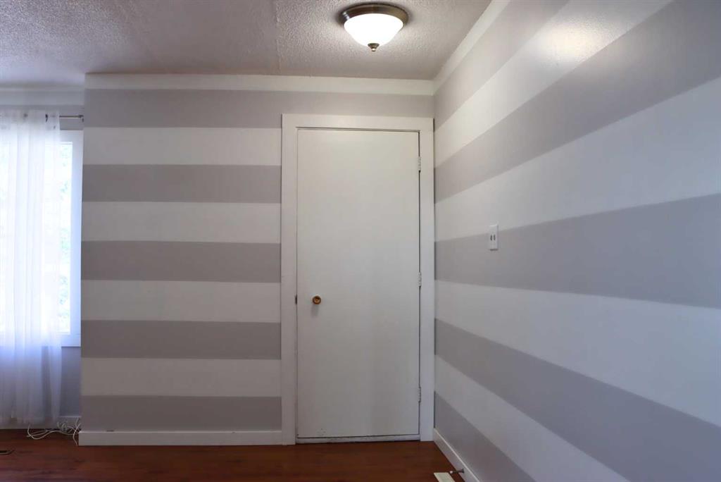 Picture of 4812 53 Avenue  , Valleyview Real Estate Listing