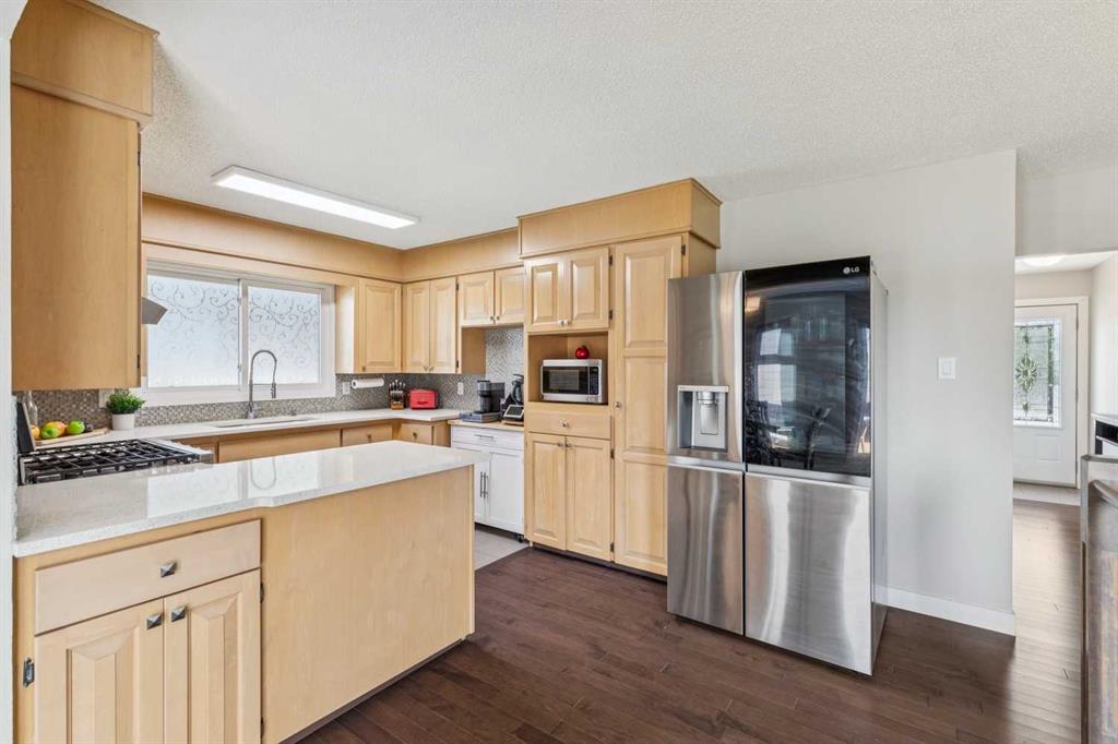 Picture of 241 Allan Crescent SE, Calgary Real Estate Listing