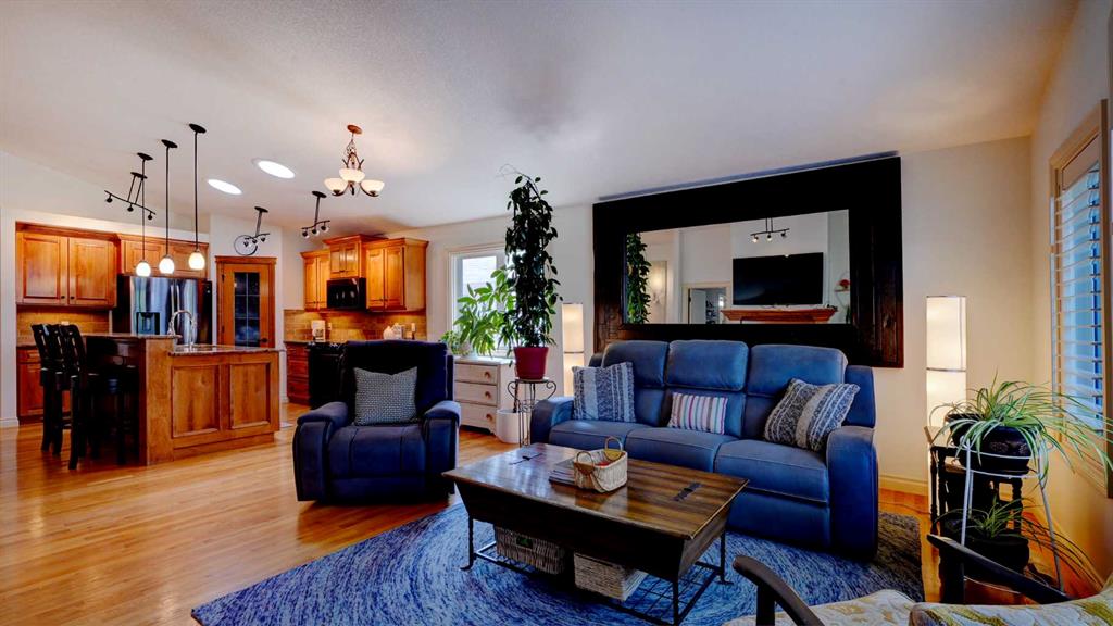 Picture of 195 Cimarron Drive E, Okotoks Real Estate Listing
