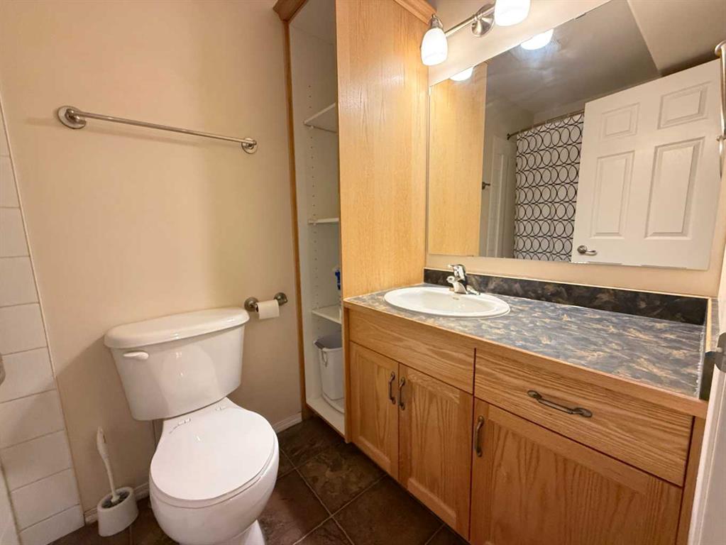 Picture of 103, 501 3 Street , Fox Creek Real Estate Listing
