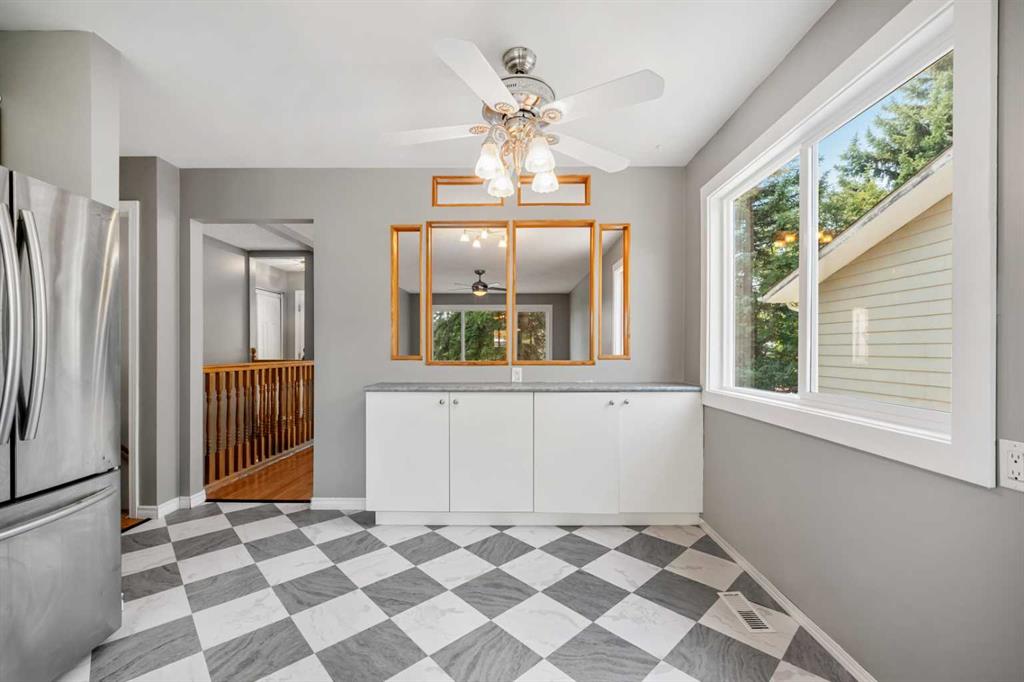 Picture of 125 Carr Place , Okotoks Real Estate Listing