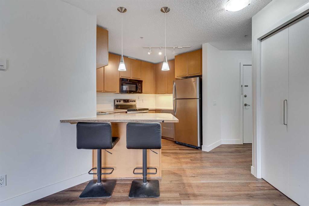 Picture of 113, 35 Richard Court SW, Calgary Real Estate Listing