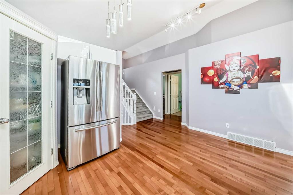 Picture of 44 Canoe Square SW, Airdrie Real Estate Listing