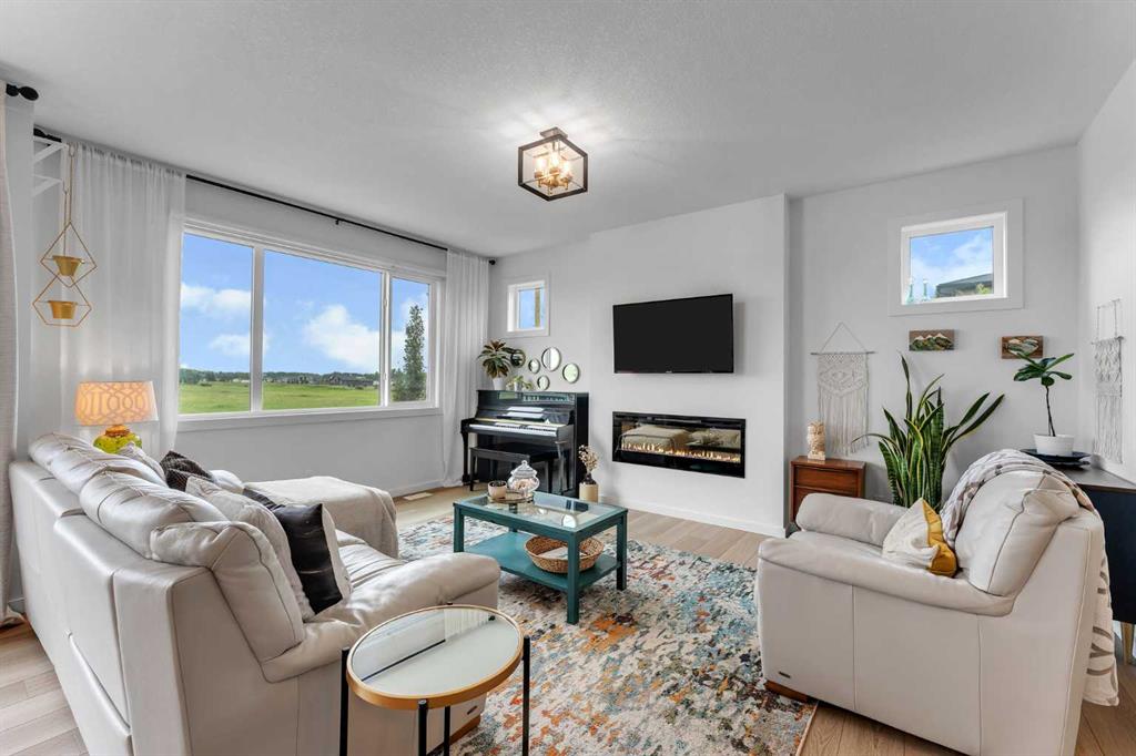 Picture of 444 Lawthorn Way , Airdrie Real Estate Listing
