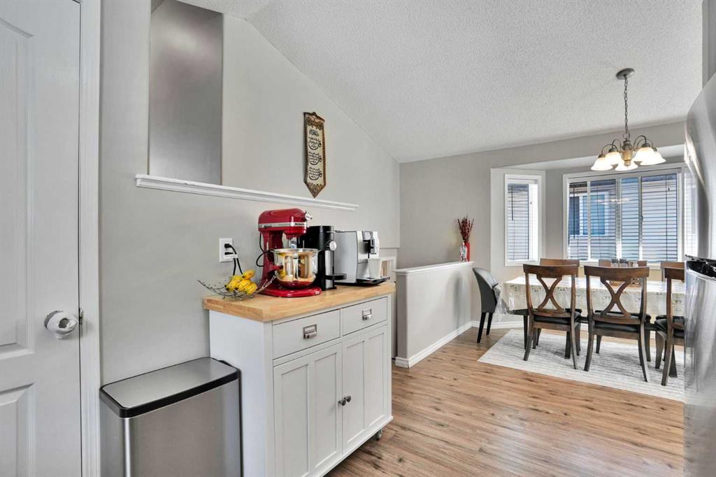 Picture of 7237 Laguna Way NE, Calgary Real Estate Listing