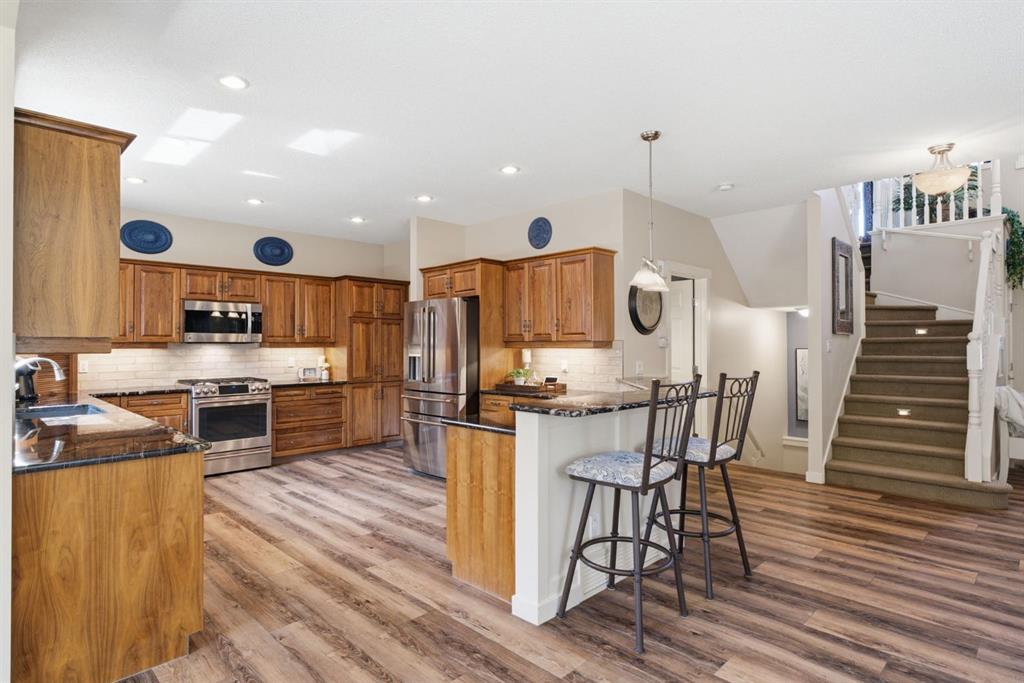 Picture of 31 Chapala Close SE, Calgary Real Estate Listing