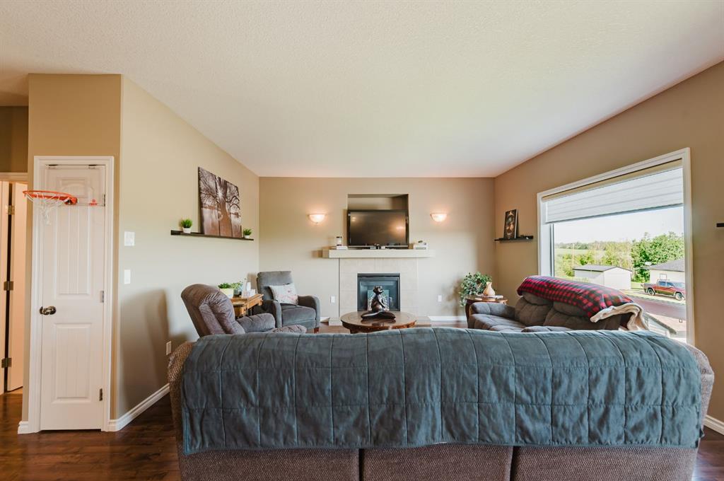 Picture of 10411 103 Avenue , Sexsmith Real Estate Listing