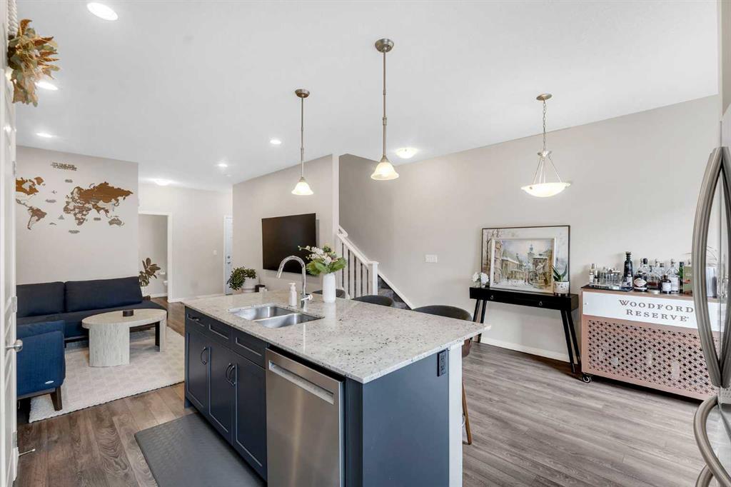 Picture of 92 Legacy Glen Street SE, Calgary Real Estate Listing