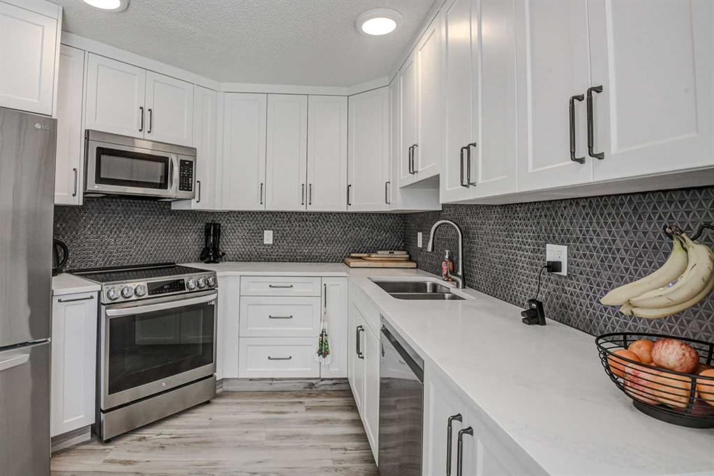 Picture of 58 Sierra Morena Gardens SW, Calgary Real Estate Listing