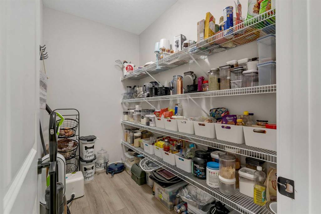 Picture of 341 Walcrest View SE, Calgary Real Estate Listing