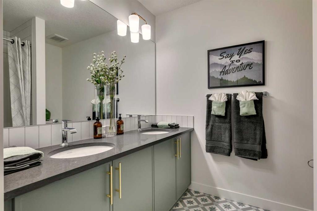 Picture of 59 Creekside Rise SW, Calgary Real Estate Listing