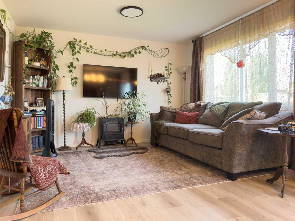 Picture of 4414 53 Street  , Rocky Mountain House Real Estate Listing